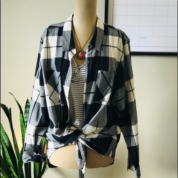 Universal Thread Cotton Button Down - Picture 2 of 8